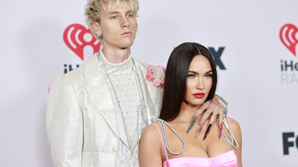 Megan Fox And Machine Gun Kelly: Complete Dating Timeline! - WTTSPOD